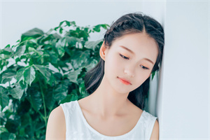 上海养生网：The Night Life Under the Spotlight： Stage Performance and Music